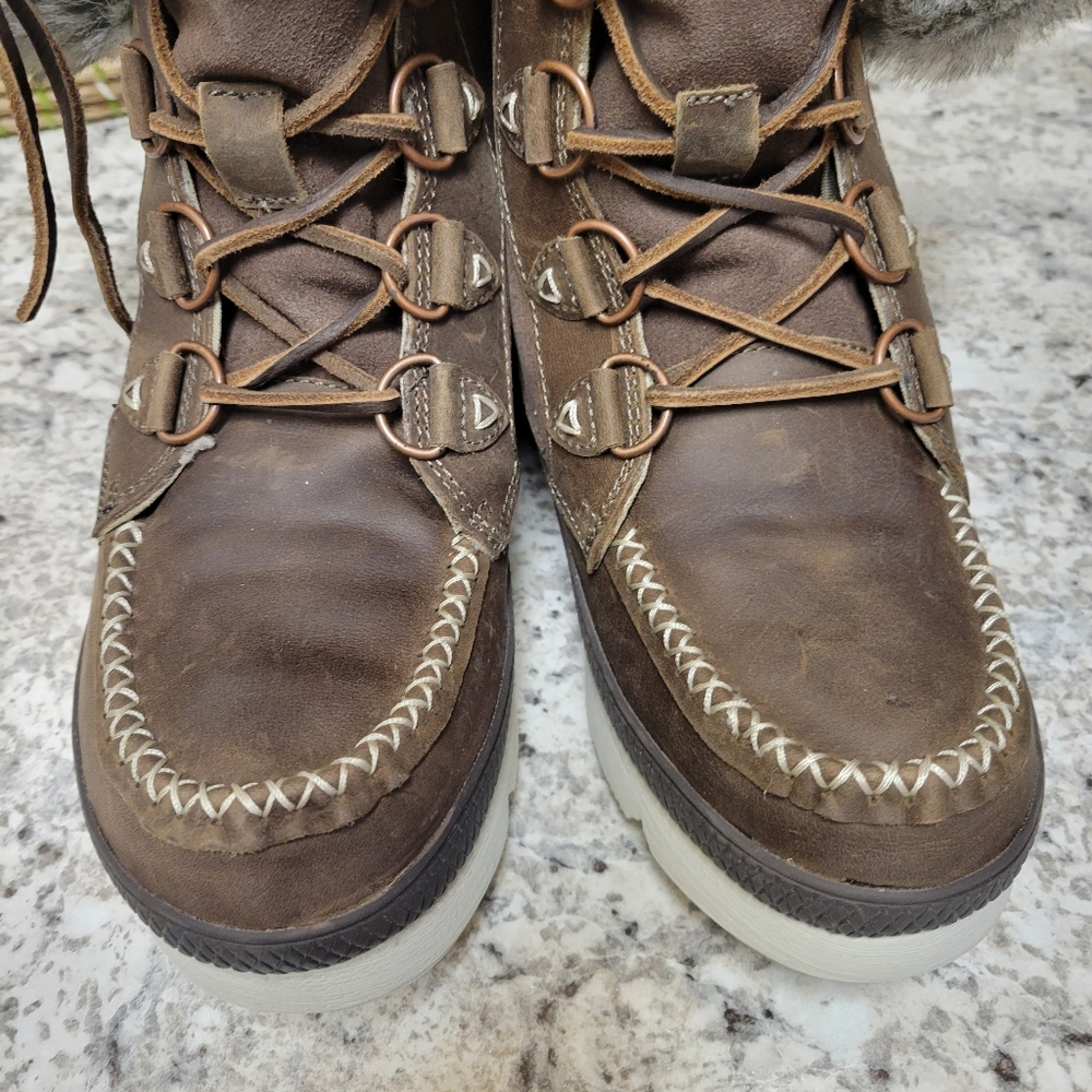 New Manitobah Mukluk Waterproof Pacific Fur-Trimmed Winter Boots 8 - Picture 4 of 11